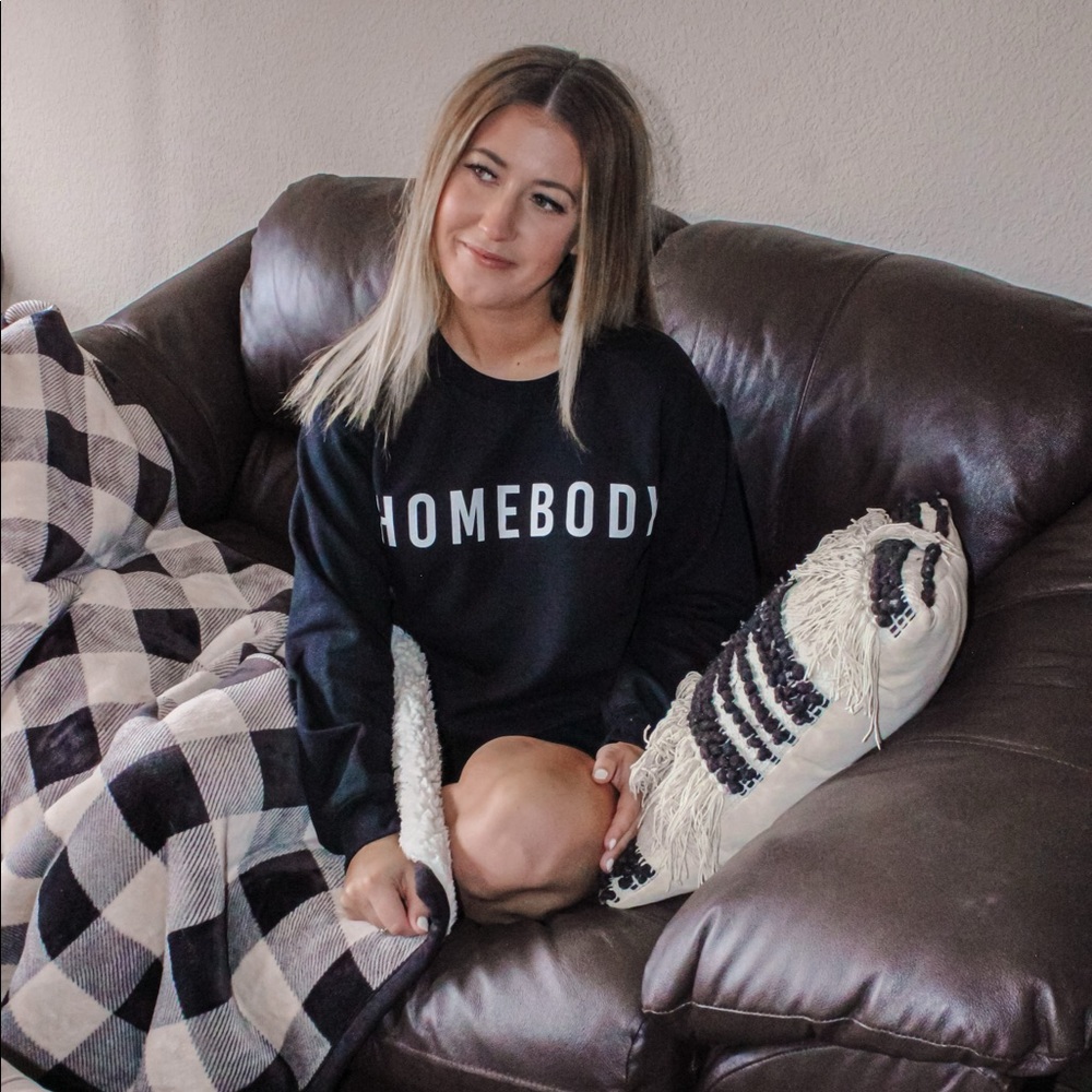 Homebody Black Graphic Crewneck - Picture 6 of 6